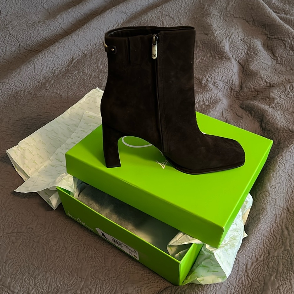 New, Womens Suede Boots